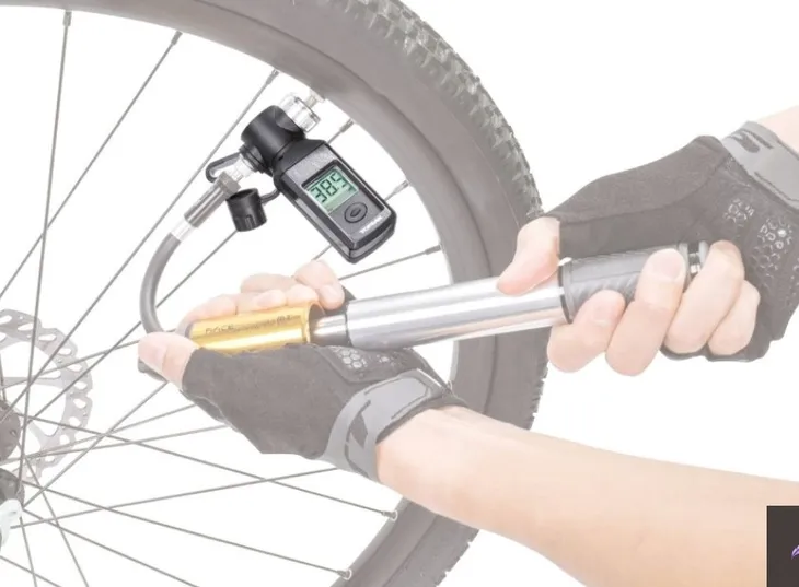 manometr-topeak-shuttle-guage-digital-waga-102-g