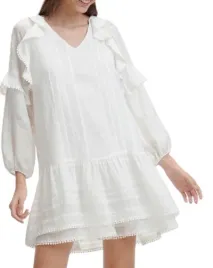 biala-sukienka-luzna-klasyczna-rekaw-3-4-teksturowana-kolnierzyk