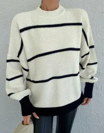 jasno-bezowy-szeroki-sweter-oversize-wzor-czarne-paski-mixray-uniwersalny