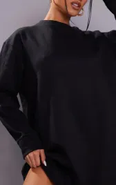 czarna-dresowa-sukienka-oversize-dlugi-rekaw-prettylittlething-36