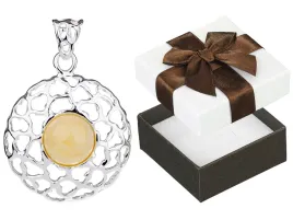 srebrny-wisiorek-z-mlecznym-bursztynem-okragla-zawieszka-na-lancuszek-925