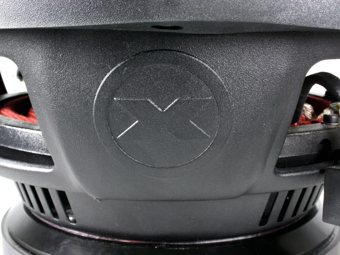 excursion-sxt-10d2-25cm-900rms