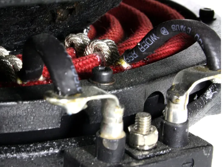 excursion-sxt-10d2-25cm-900rms-moc-znamionowa-rms-900-w