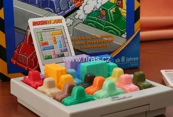 gra-planszowa-rush-hour-thinkfun-material-karton