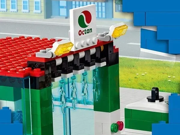 lego-city-60292-centrum-miasta-rynek-stacja-myjnia-minimalny-wiek-dziecka-0