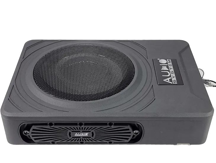 audio-system-us08-active-evo-subwoofer-pod-fotel-plaski-aktywny-maly-mocny-marka-audio-system