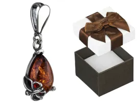 piekna-srebrna-zawieszka-z-bursztynem-wisiorek-z-motylkiem-na-naszyjnik-925