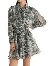 wzorzysta-szara-rozkloszowana-sukienka-mini-dlugi-rekaw-kolnierzyk
