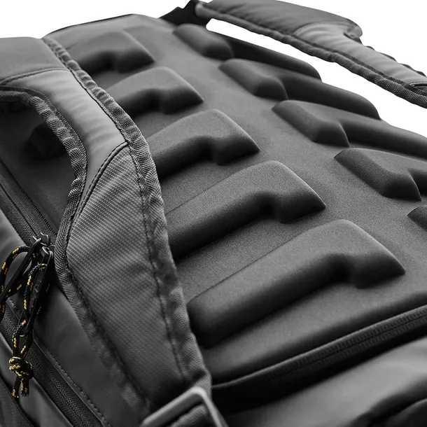 plecak-caterpillar-the-sixty-backpack-84046-01-zapiecie-zamek