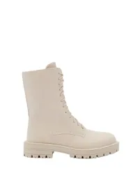 kremowe-botki-za-kostke-klasyczne-sznurowane-na-zamek-nosek-migdal