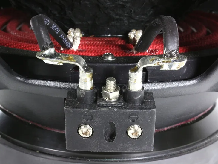 excursion-sxt-12d2-woofer-samochodowy-900w-rms-waga-z-opakowaniem-14-kg