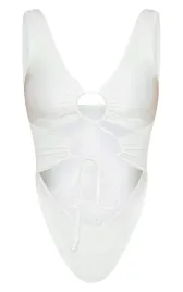 bialy-stroj-kapielowy-wiazany-gladki-tanga-prettylittlething-36