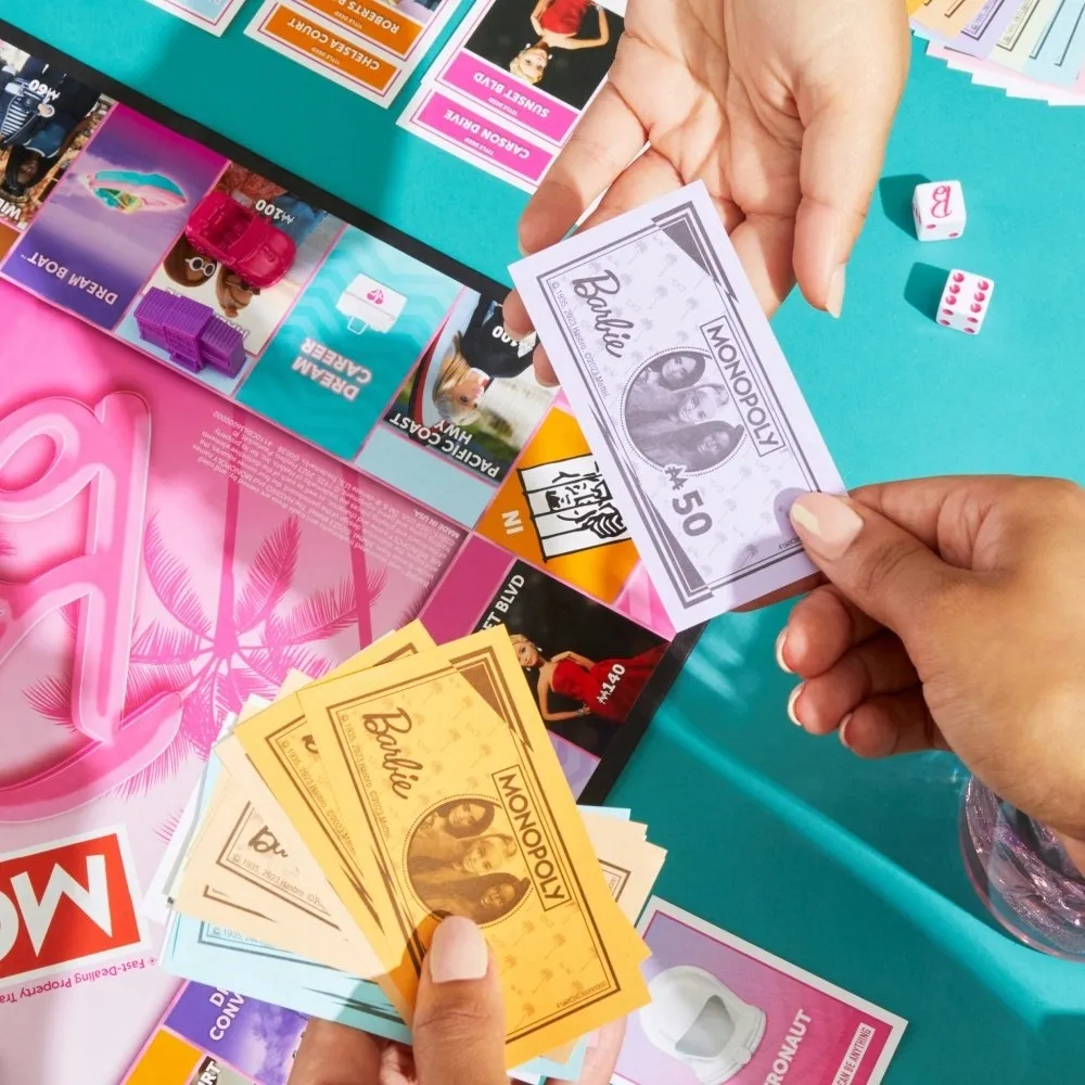 gra-planszowa-monopoly-barbie-hasbro