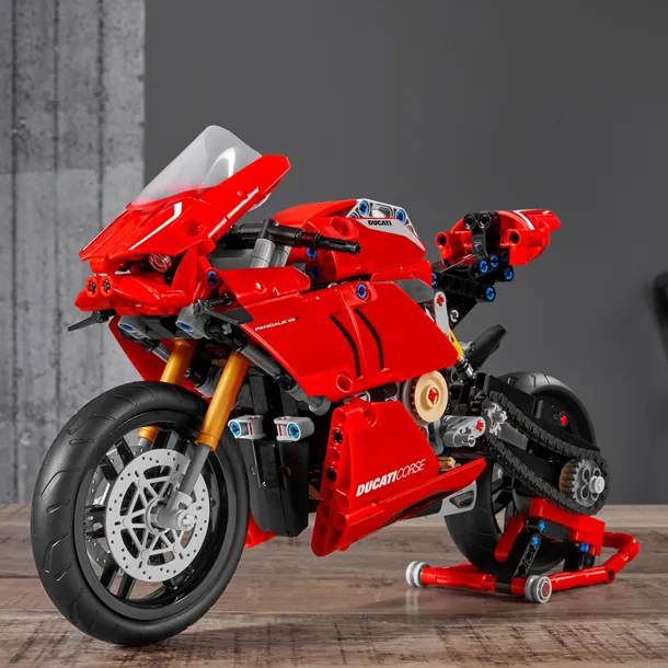 lego-technic-ducati-panigale-v4-r-42107-motor-liczba-elementow-646