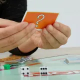 gra-planszowa-hasbro-monopoly-czas-rozgrywki-do-2-godzin