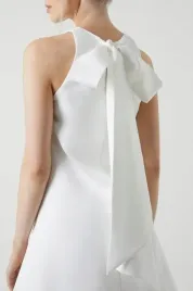 biala-sukienka-mini-klasyczna-dekolt-okragly-wiazanie-gladka-coast-40