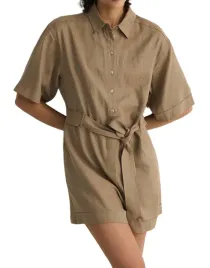 jasnobrazowy-kombinezon-klasyczny-wiazany-w-pasie-krotki-rekaw-nogawki