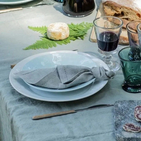 talerz-obiadowy-gleboki-bialy-pszczola-marka-la-rochere