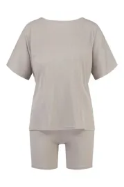 oversized-komplet-brudny-fiolet-t-shirt-spodenki-krotkie-boohoo-40