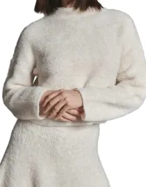 kremowy-dzianinowy-krotki-sweter-polgolf-luzny-z-dlugim-rekawem