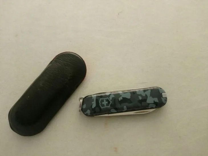 scyzoryk-victorinox-classic-sd-material-narzedzi-stal