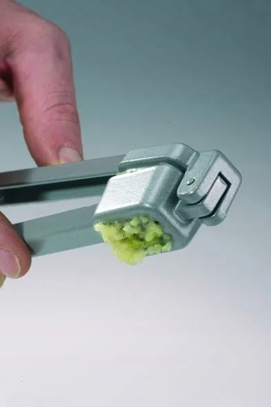 praska-do-czosnku-westmark-material-metal