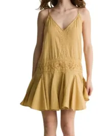 klasyczna-rozkloszowana-musztardowa-sukienka-mini-z-lnem-ramiaczka-l