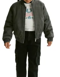 szara-przejsciowa-kurtka-fason-bomberka-zamek-efekt-sprania