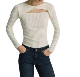 kremowy-dopasowany-dzianinowy-prazkowany-sweter-z-ozdobnym-wycieciem-m