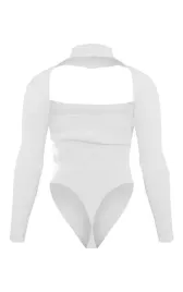 bezowe-dzianinowe-body-prazkowane-z-wycieciem-polgolf-prettylittlething-m