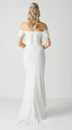 biala-klasyczna-suknia-slubna-asymetryczna-dekolt-prosty-coast-40