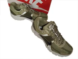 buty-zoom-vomero-5-nike-42
