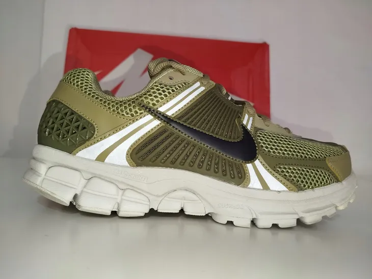 buty-zoom-vomero-5-nike-42-marka-nike
