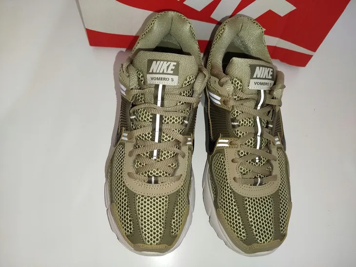 buty-zoom-vomero-5-nike-42-rozmiar-42