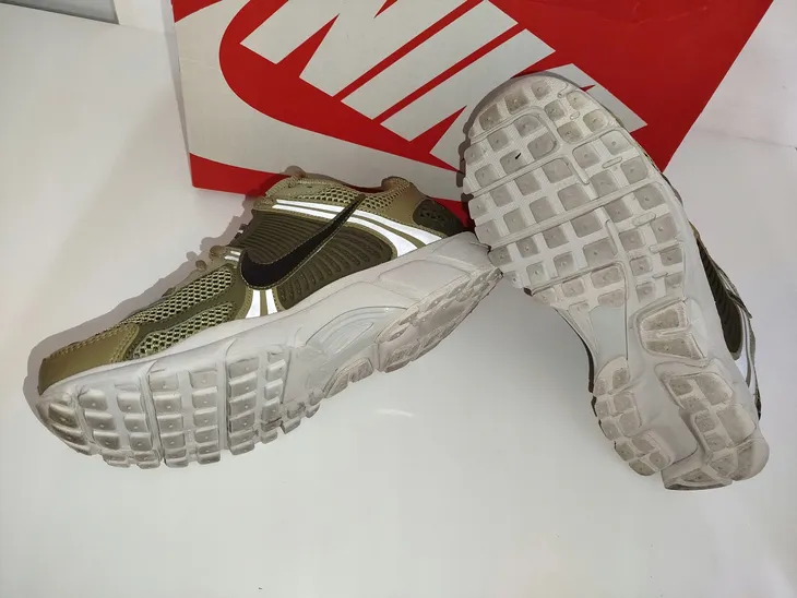 buty-zoom-vomero-5-nike-42-kolor-zielony
