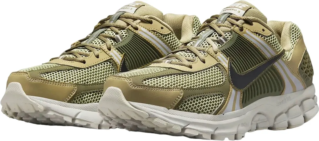 buty-zoom-vomero-5-nike-42