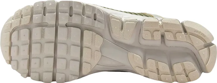 buty-zoom-vomero-5-nike-42-kod-producenta-fj1915200-rozmiar-42