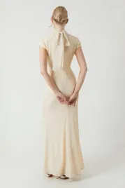 bezowa-suknia-slubna-cekinowa-krotki-rekaw-wiazanie-klasyczna-coast-44