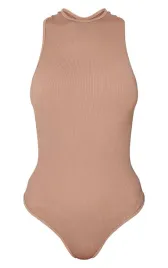 bezowe-klasyczne-body-dopasowane-dol-stringi-prazki-prettylittlething-42