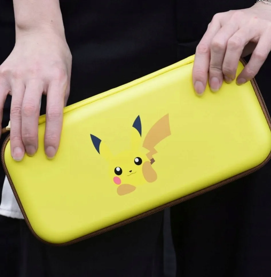 etui-case-switch-lapacz-pokemon-pikatchu-eevee