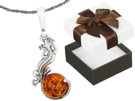 srebrny-oksydowany-damski-naszyjnik-z-bursztynem-jaszczurka-bursztyn-45-cm