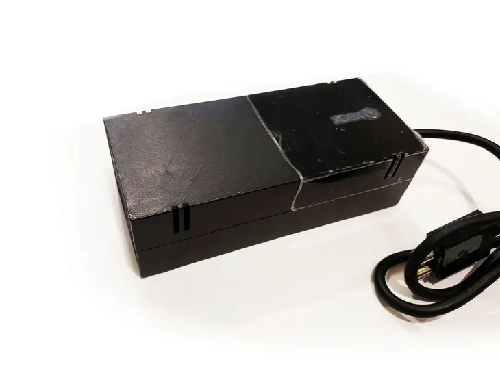 oryginalny-zasilacz-ac-adapter-a12-220p1a-do-konsoli-microsoft-x-liczba-kontrolerow-w-zestawie-brak