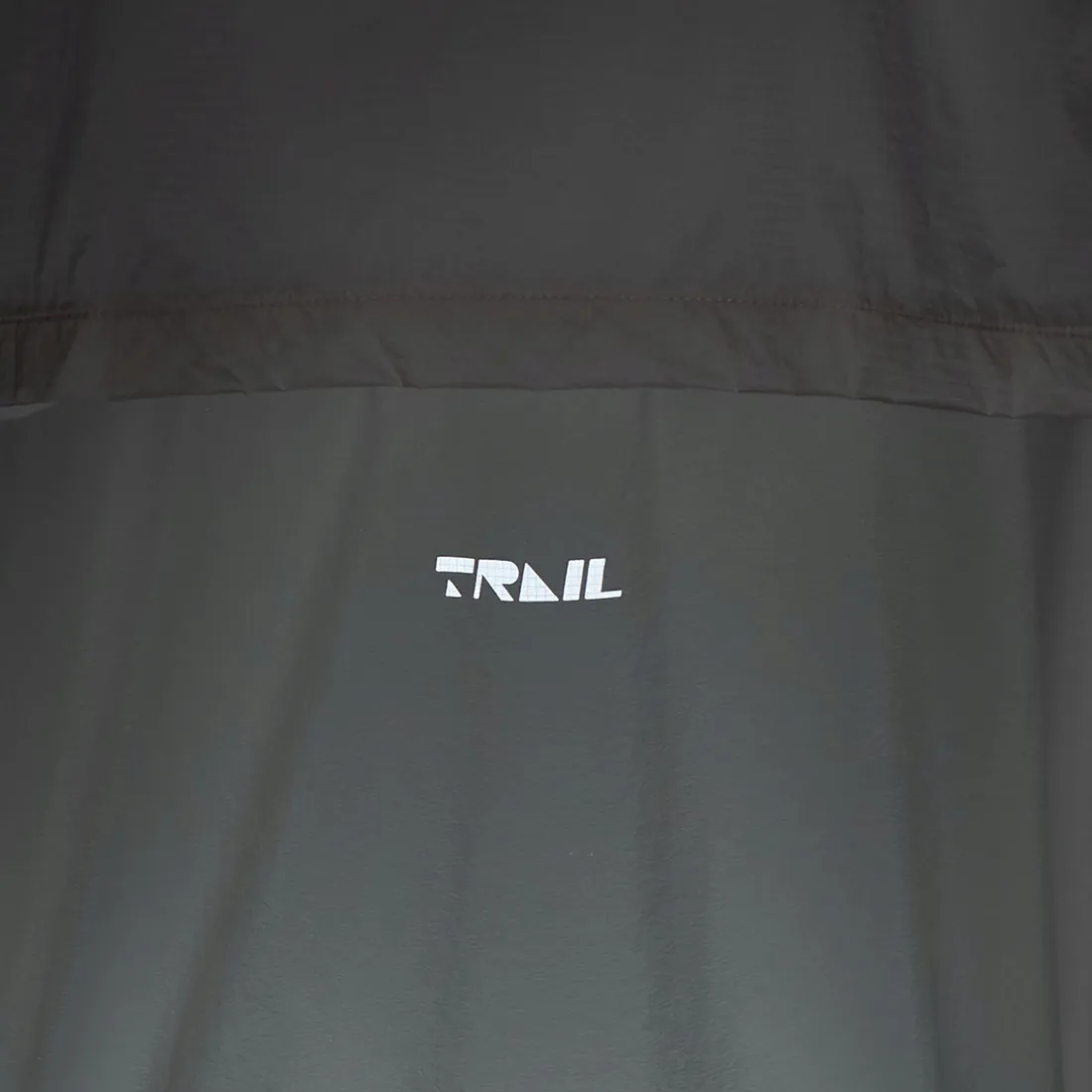 kurtka-under-armour-run-m