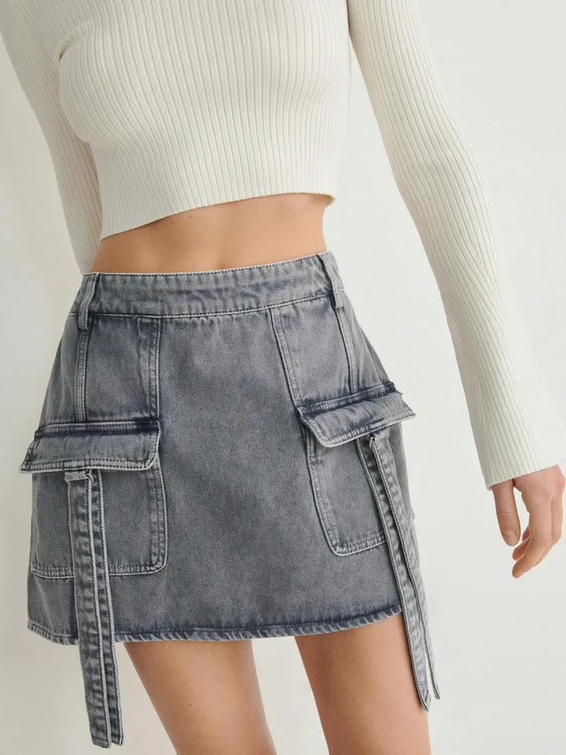 reserved-spodnica-prosta-mini-rozmiar-s-linia-regular