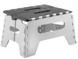 stopien-wejsciowy-do-samochodu-kempingowego-brun