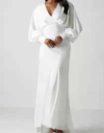 biala-klasyczna-gladka-prosta-suknia-slubna-bufiaste-rekawy-coast-40