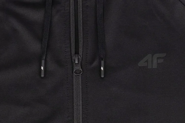 bluza-4f-xl-czarny-wlasciwosci-szybkoschnace