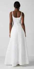 biala-suknia-slubna-ramiaczka-rozkloszowana-klasyczna-gladka-coast-38