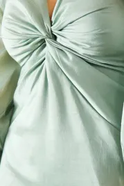 zielona-sukienka-midaxi-z-dlugim-rekawem-dekolt-v-splot