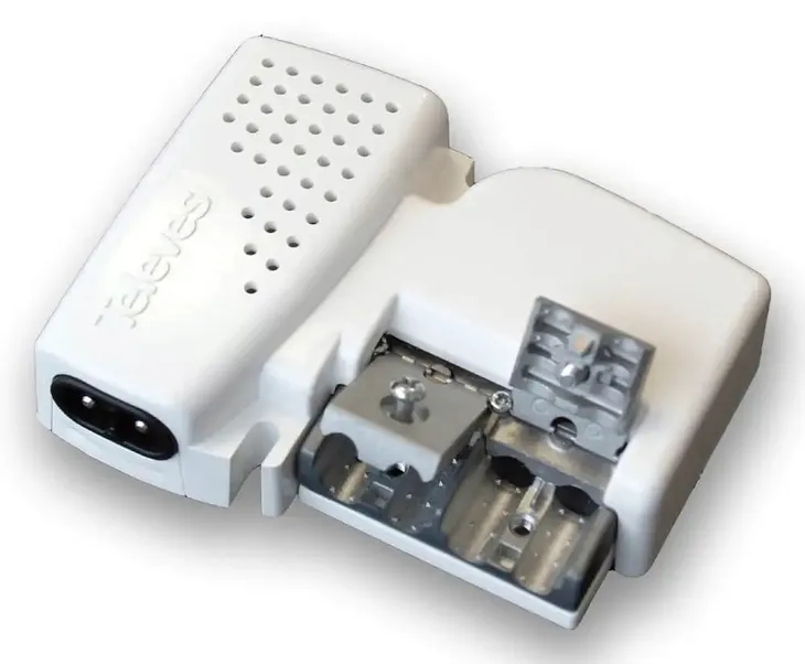 wzmacniacz-vhf-uhf-picokom-easy-f-1-wejscie-3-wyjscia-televes-model-560543-model-picokom-marka-televes
